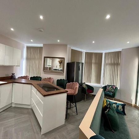 Strawberry Fields Suite By Sasco Apartments Blackpool Exterior foto